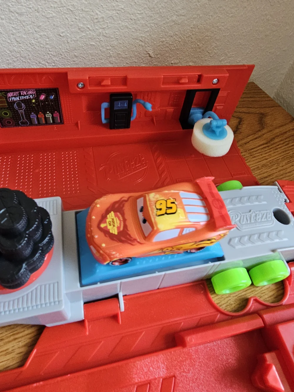 Cars Mack Glow Truck Transforming Playset Wash Lightning Mcquren Disney 13 In